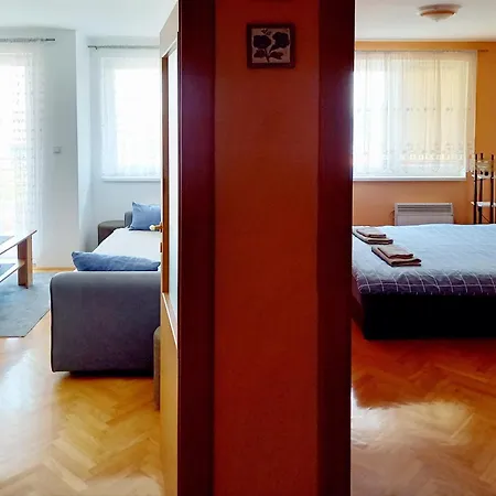 Venus Apartment *